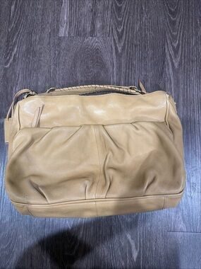 LA VICTOIRE LEATHER SHOULDER BAG BeigeTUMBLED PURSE SUPER SOFT